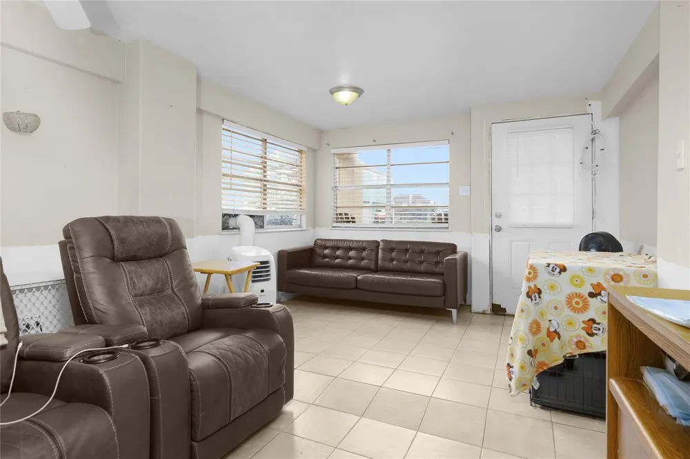 856 Bonita Street Bayou Vista, TX 77563