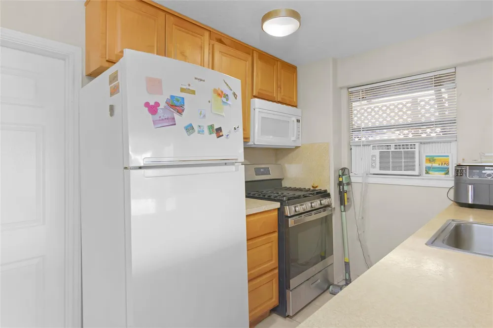 856 Bonita Street Bayou Vista, TX 77563