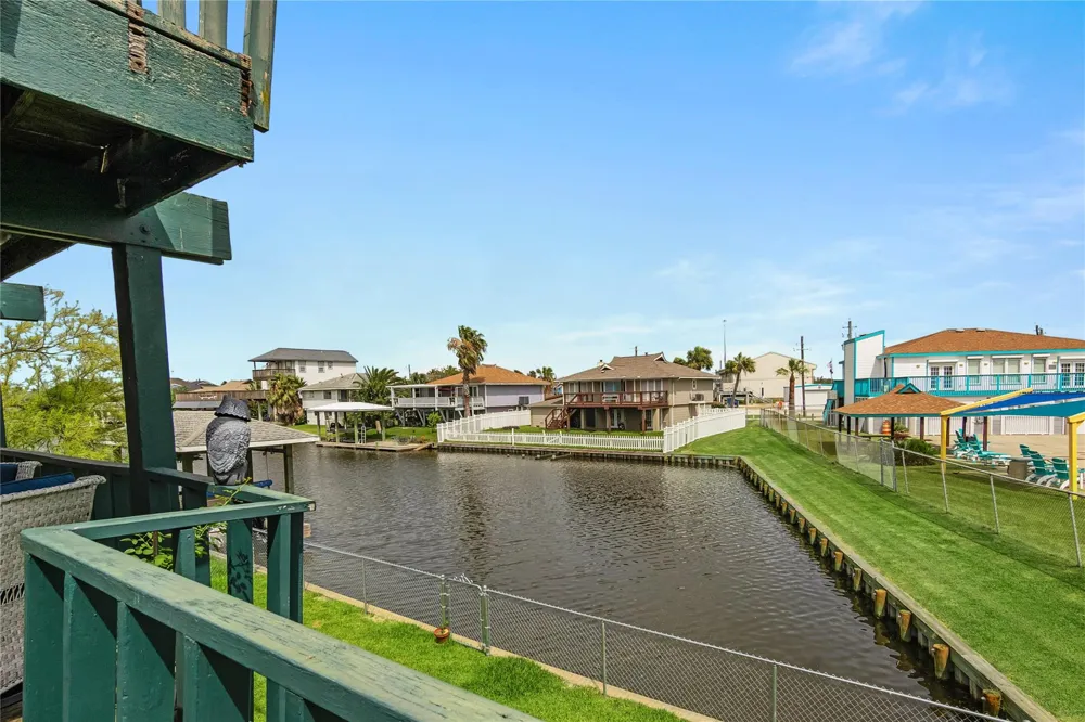 856 Bonita Street Bayou Vista, TX 77563