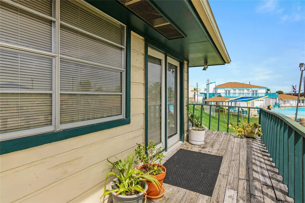 856 Bonita Street Bayou Vista, TX 77563