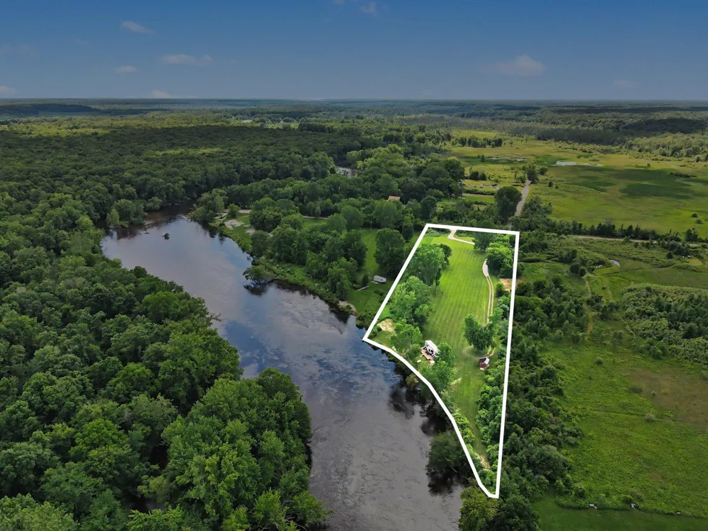 2976 Brickyard Road Twin Lake, MI 49457