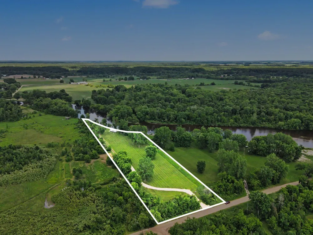 2976 Brickyard Road Twin Lake, MI 49457