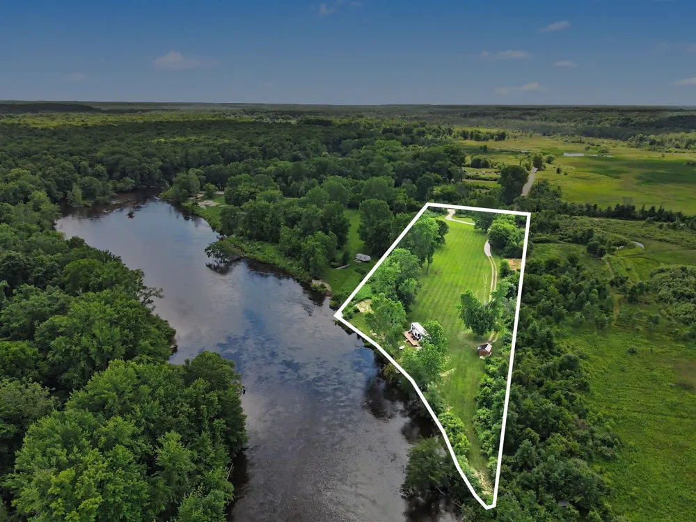 2976 Brickyard Road Twin Lake, MI 49457