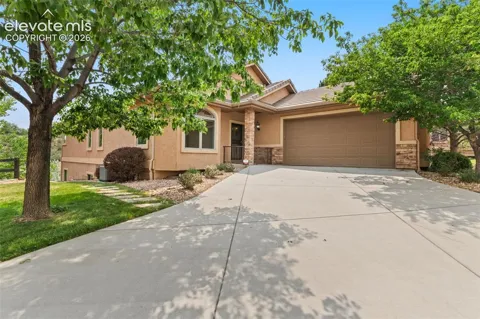 2425 Mesa Crest Grove