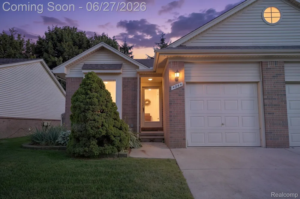 4044 Heatherwood Court Warren City, MI 48092