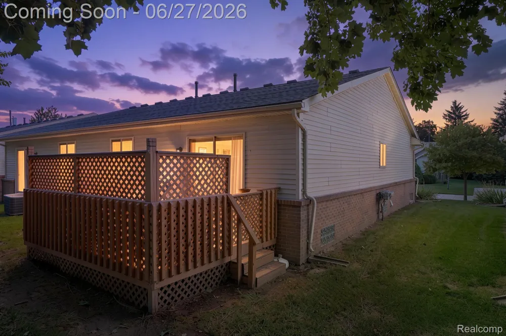 4044 Heatherwood Court Warren City, MI 48092