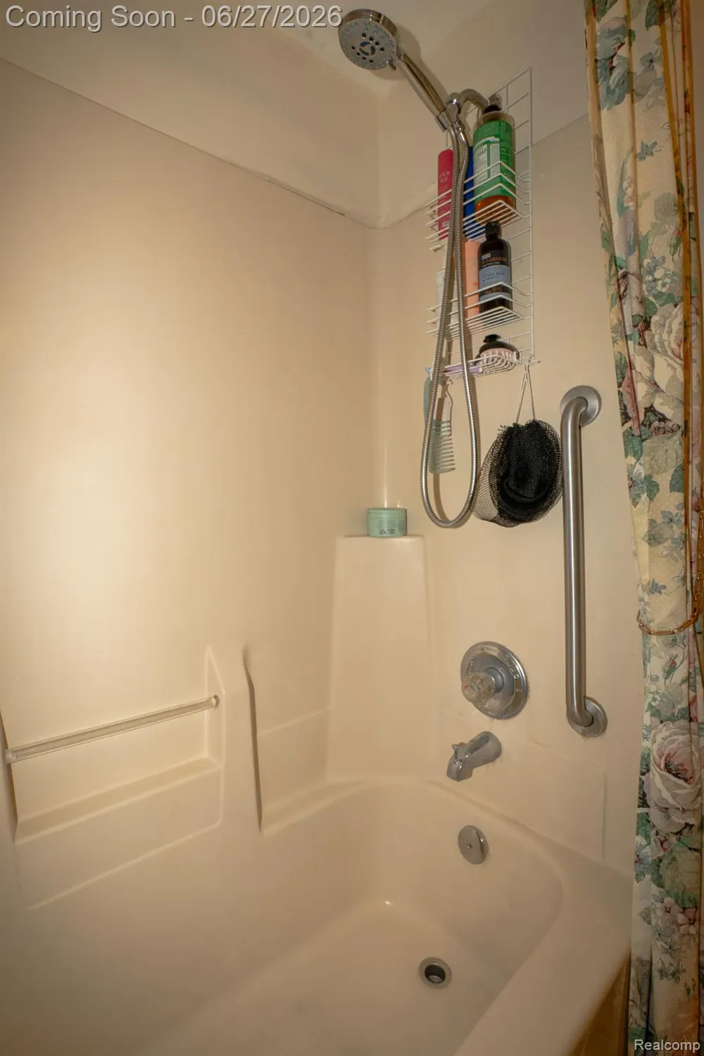 4044 Heatherwood Court Warren City, MI 48092