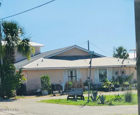 8201 Pelican Walk Lane
