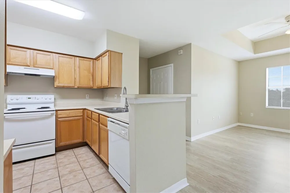 1015 VILLAGIO CIRCLE #202 Sarasota, FL 34237