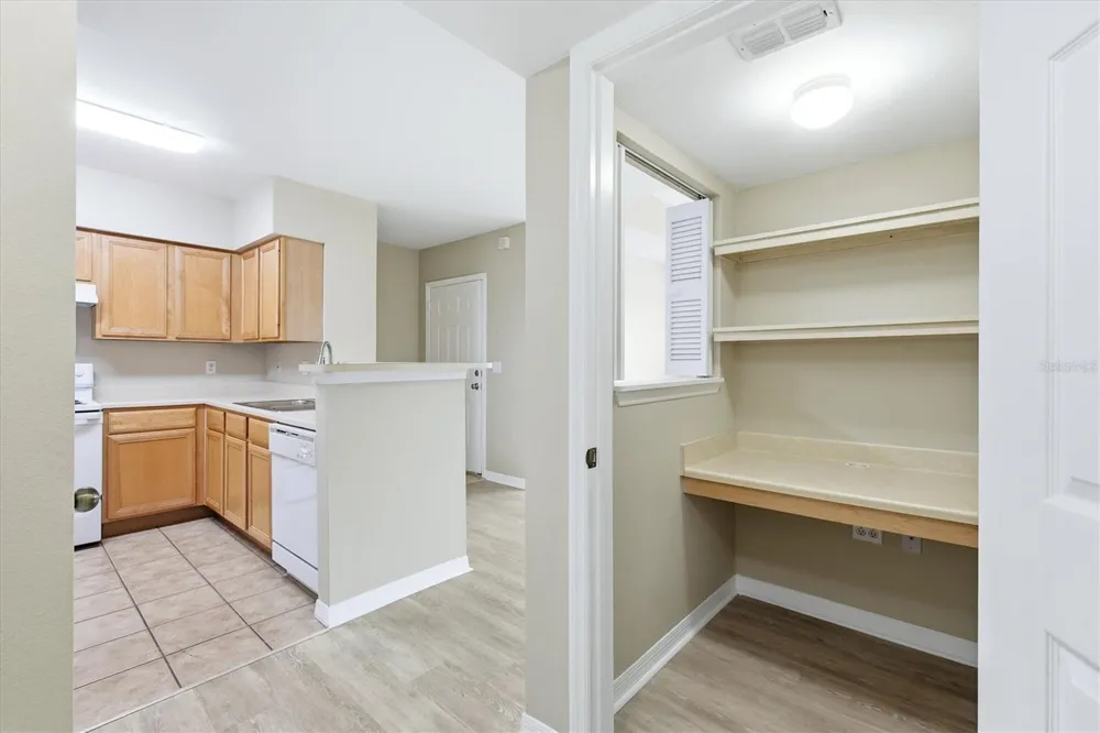 1015 VILLAGIO CIRCLE #202 Sarasota, FL 34237