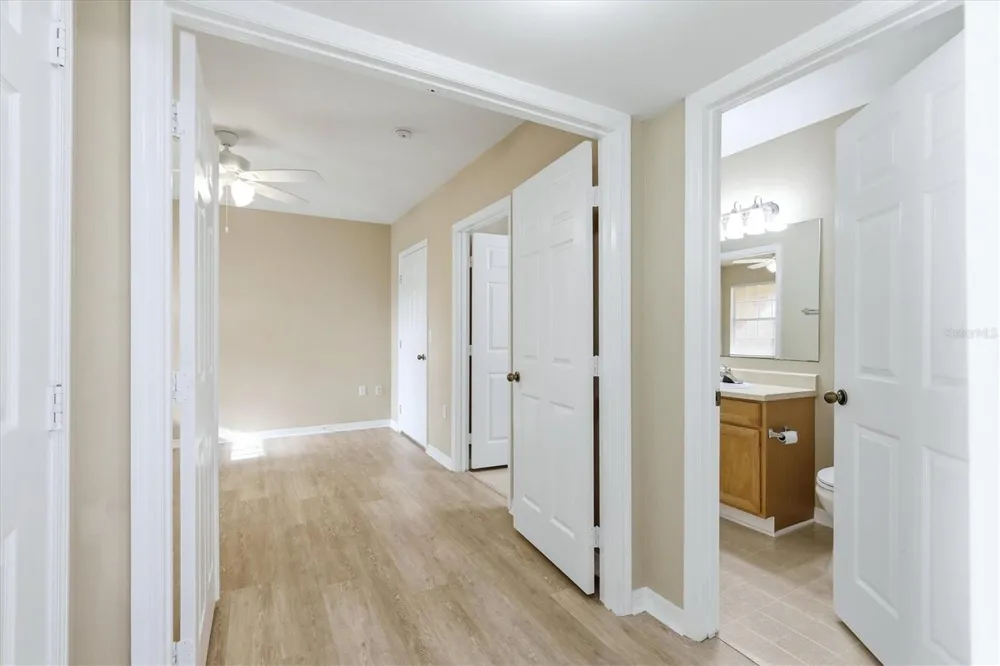 1015 VILLAGIO CIRCLE #202 Sarasota, FL 34237