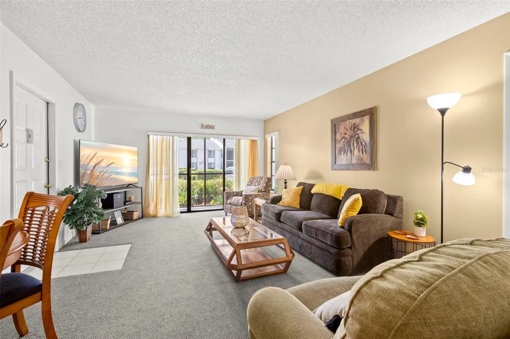 1290 PINE RIDGE CIRCLE E #E1 Tarpon Springs, FL 34688