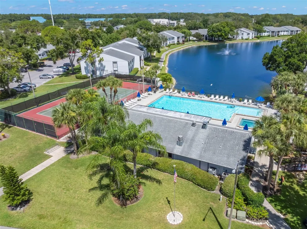 1290 PINE RIDGE CIRCLE E #E1 Tarpon Springs, FL 34688