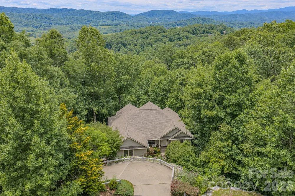 329 Mountain Crest Drive Hendersonville, NC 28739