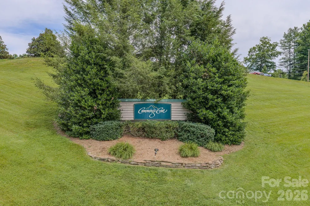 329 Mountain Crest Drive Hendersonville, NC 28739