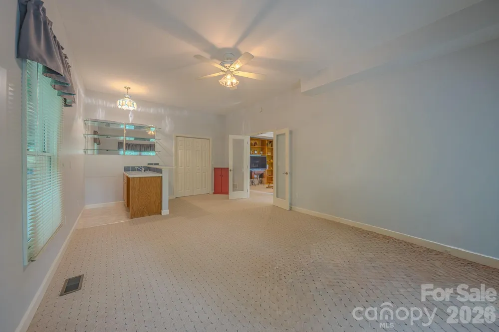 329 Mountain Crest Drive Hendersonville, NC 28739