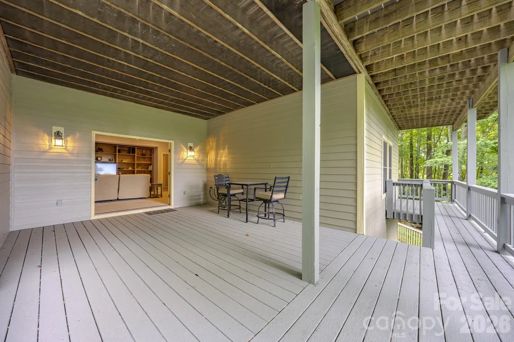 329 Mountain Crest Drive Hendersonville, NC 28739