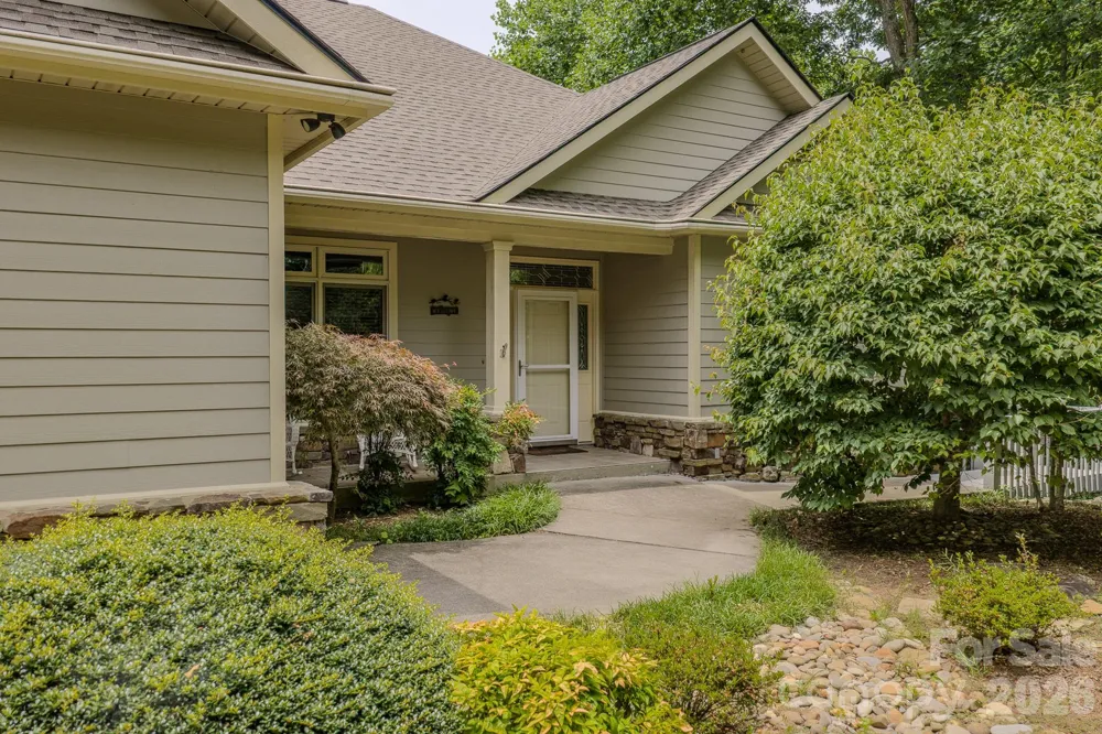 329 Mountain Crest Drive Hendersonville, NC 28739