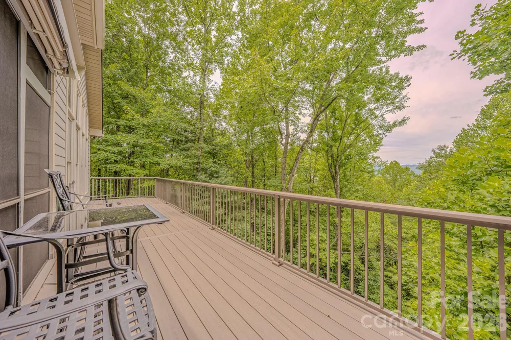 329 Mountain Crest Drive Hendersonville, NC 28739