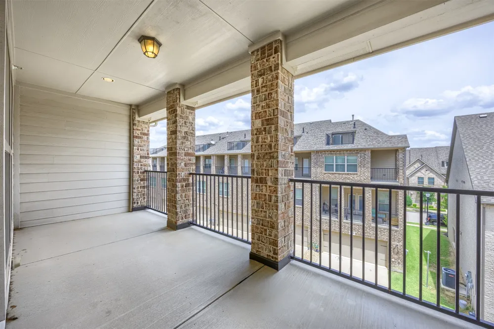 295 Scotia Street Lewisville, TX 75056