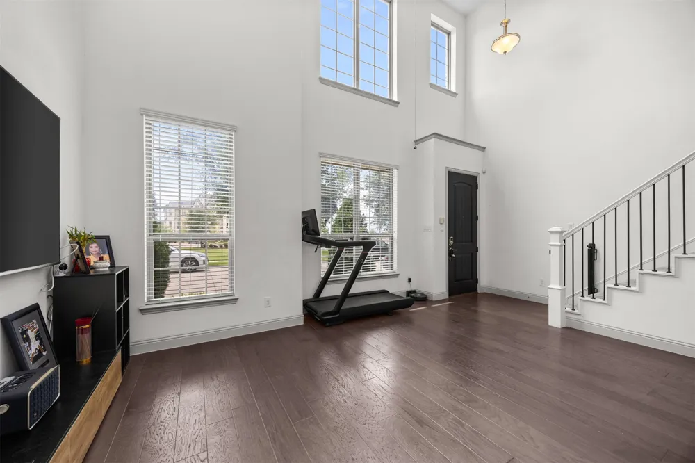 295 Scotia Street Lewisville, TX 75056