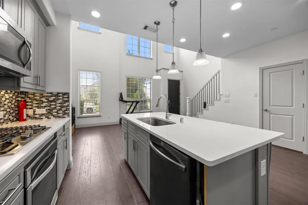 295 Scotia Street Lewisville, TX 75056