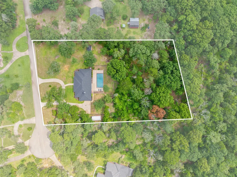 17681 Huckleberry Circle Lindale, TX 75771