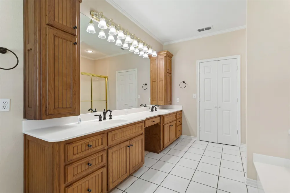 17681 Huckleberry Circle Lindale, TX 75771