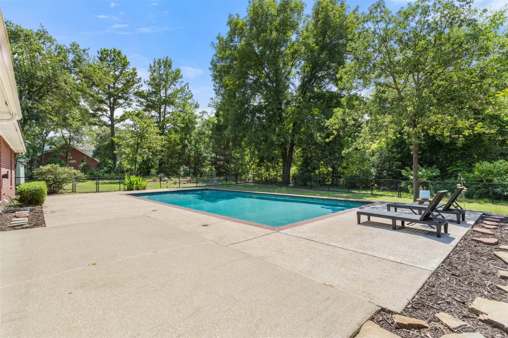 17681 Huckleberry Circle Lindale, TX 75771