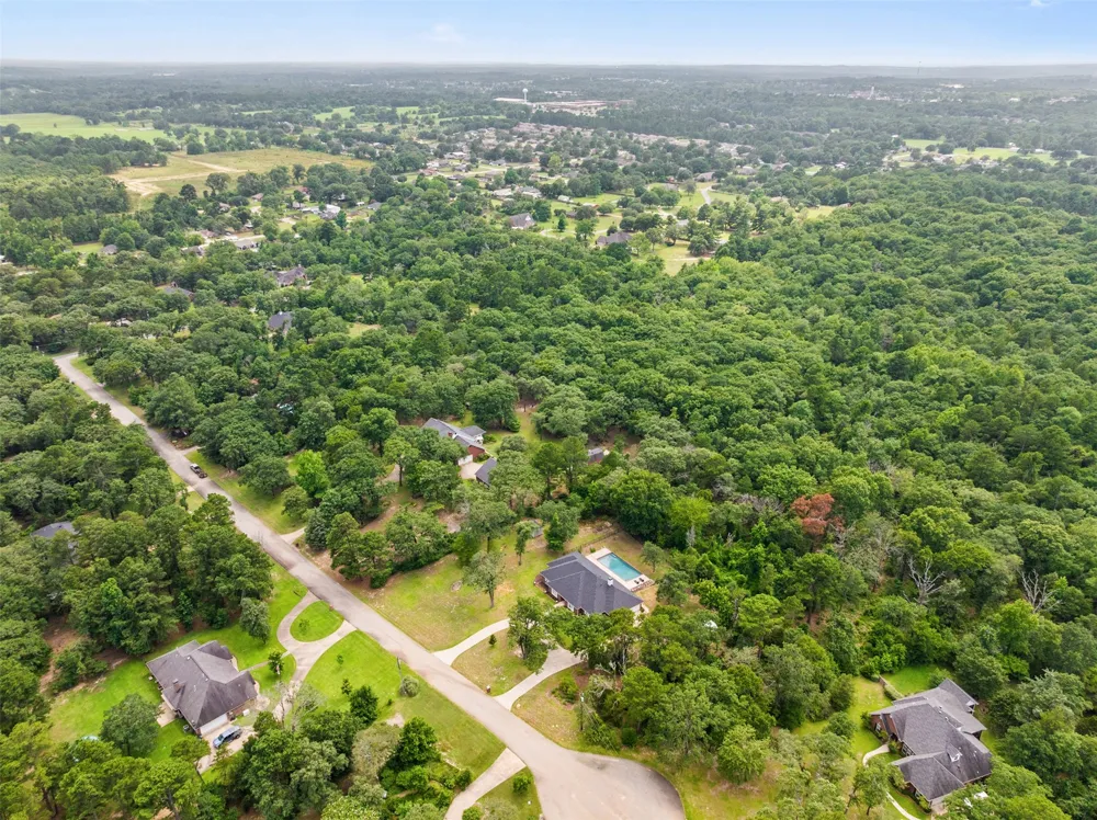 17681 Huckleberry Circle Lindale, TX 75771