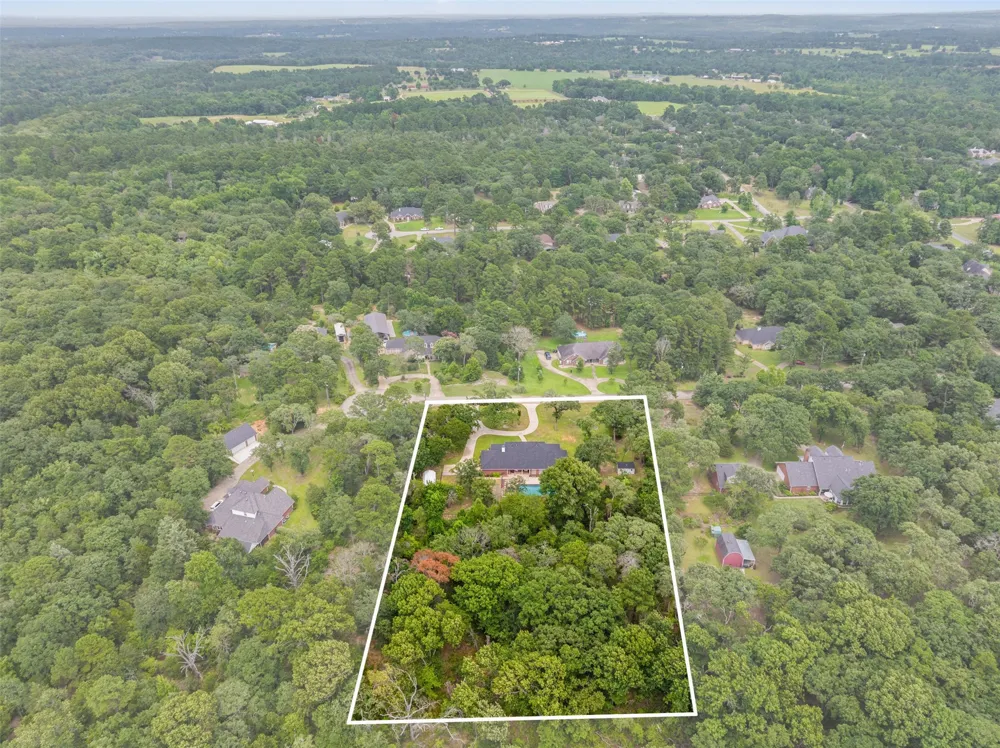 17681 Huckleberry Circle Lindale, TX 75771