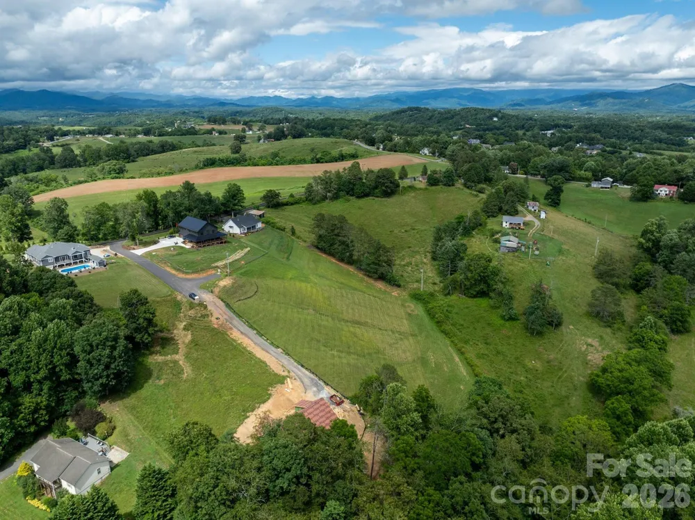 112 Grandview Ridge Drive Alexander, NC 28701