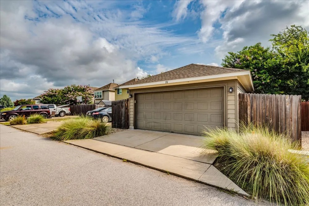 151 Friendship Oak Drive San Marcos, TX 78666