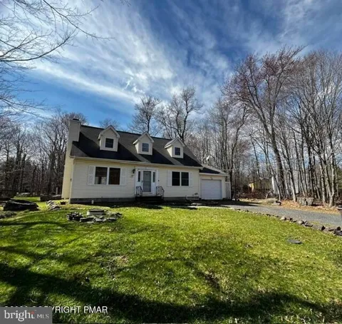 1281 WINDING WAY