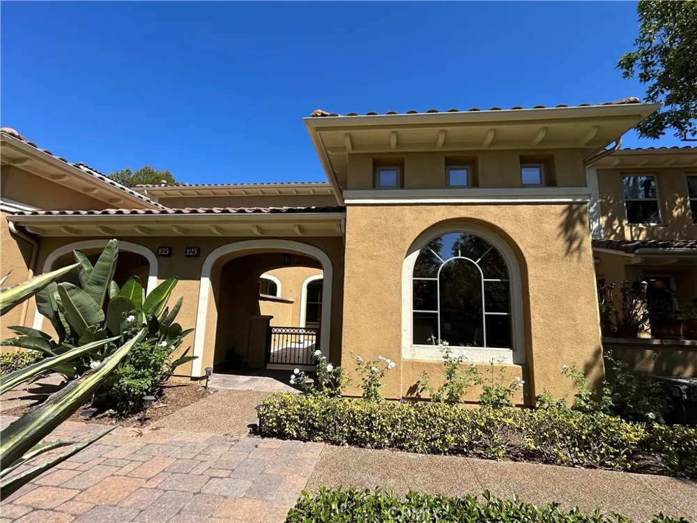 125 Chantilly Irvine, CA 92620