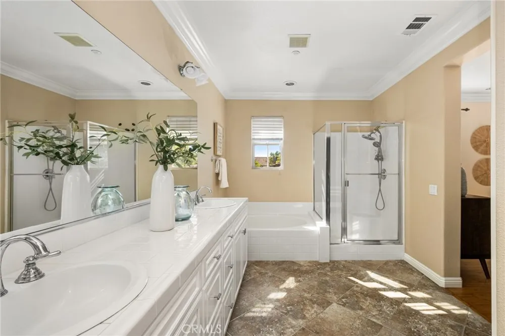 125 Chantilly Irvine, CA 92620