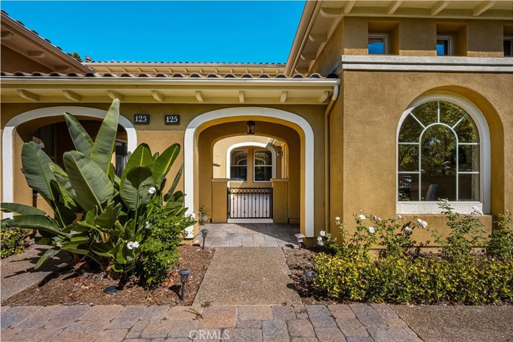 125 Chantilly Irvine, CA 92620