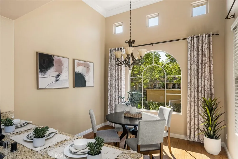 125 Chantilly Irvine, CA 92620