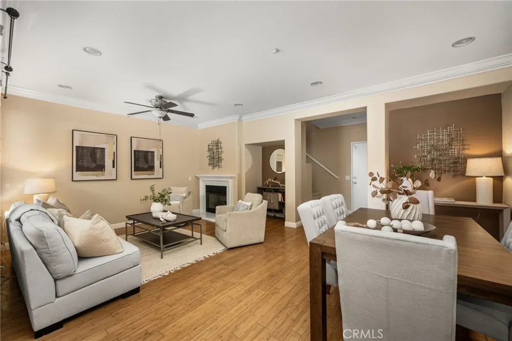 125 Chantilly Irvine, CA 92620