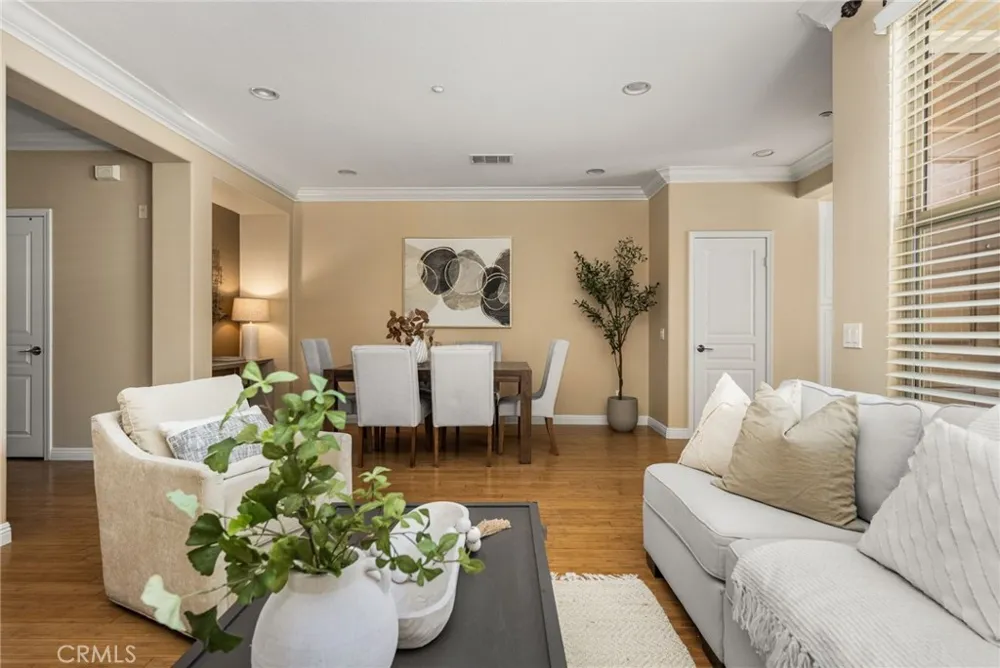 125 Chantilly Irvine, CA 92620