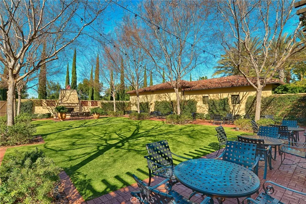 125 Chantilly Irvine, CA 92620