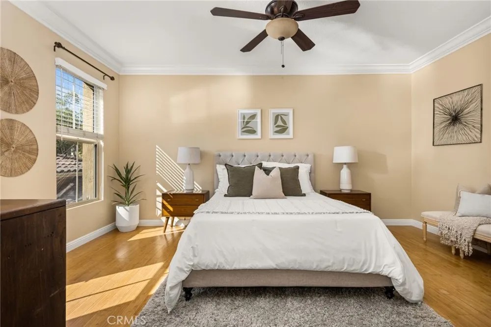 125 Chantilly Irvine, CA 92620