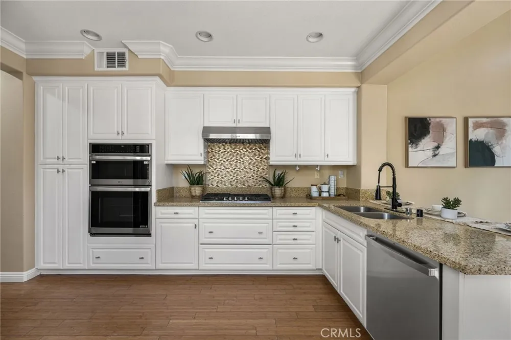 125 Chantilly Irvine, CA 92620