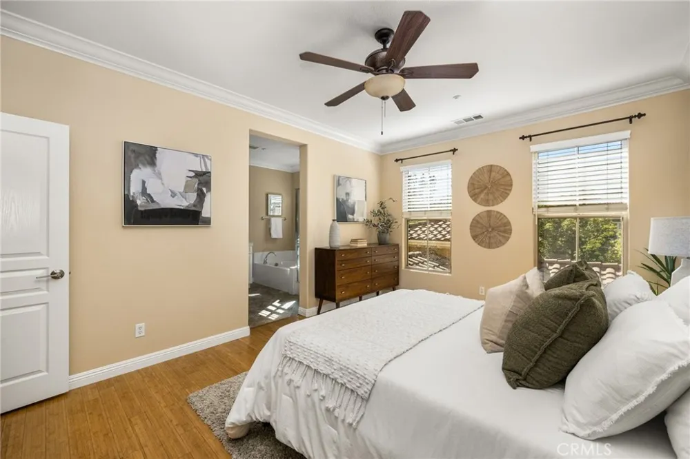 125 Chantilly Irvine, CA 92620