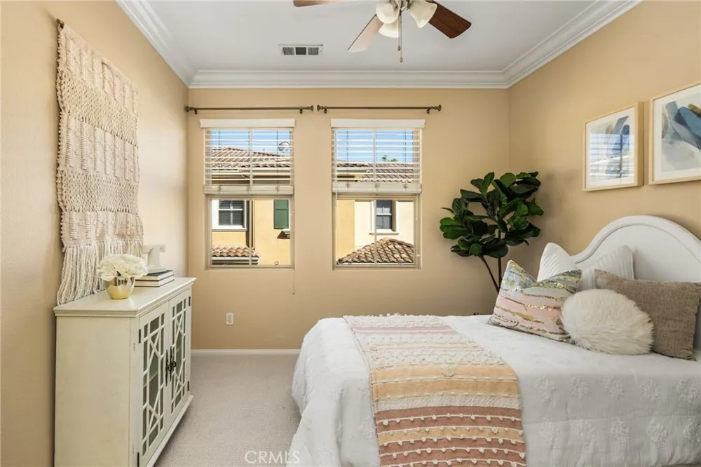 125 Chantilly Irvine, CA 92620