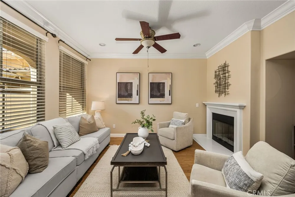 125 Chantilly Irvine, CA 92620