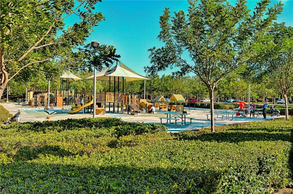 125 Chantilly Irvine, CA 92620
