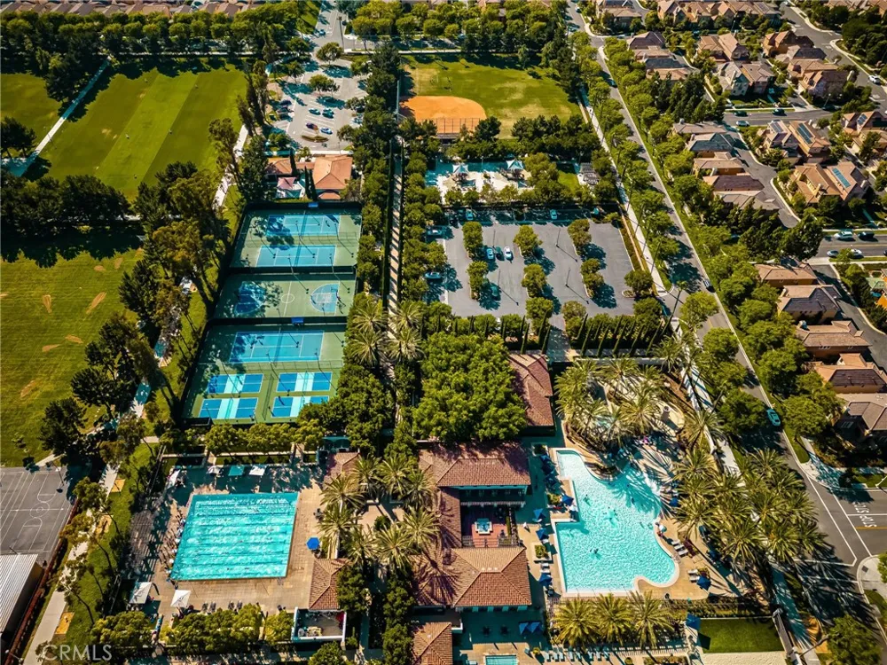 125 Chantilly Irvine, CA 92620