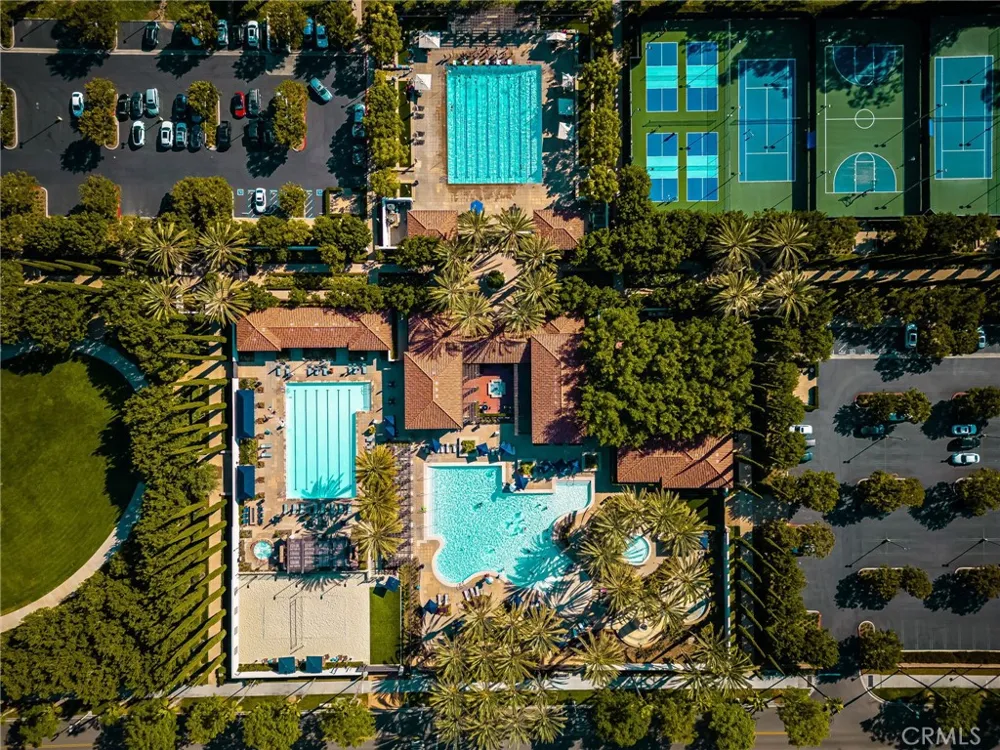 125 Chantilly Irvine, CA 92620