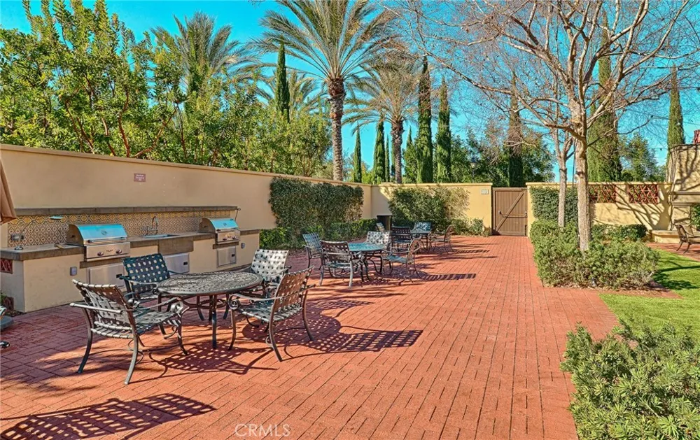 125 Chantilly Irvine, CA 92620